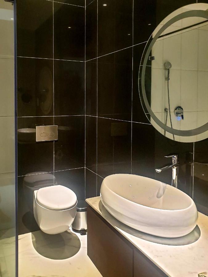 The Yacht Hotel Sea Front Lekki Phase 1 Lagos Exteriör bild
