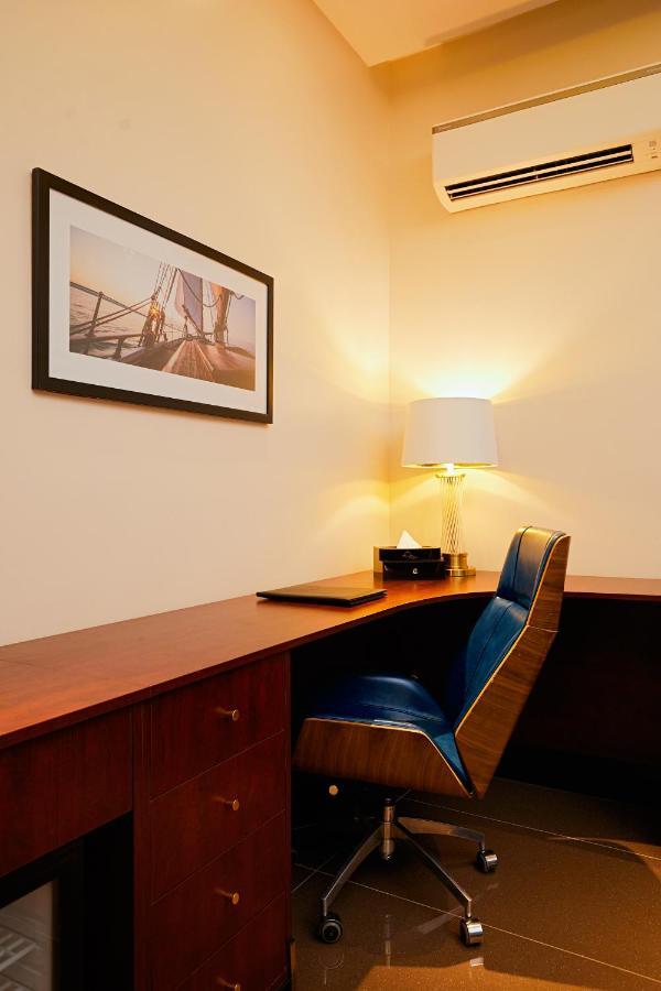 The Yacht Hotel Sea Front Lekki Phase 1 Lagos Exteriör bild