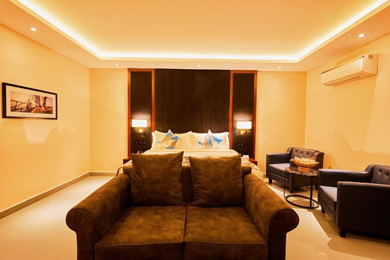 The Yacht Hotel Sea Front Lekki Phase 1 Lagos Exteriör bild