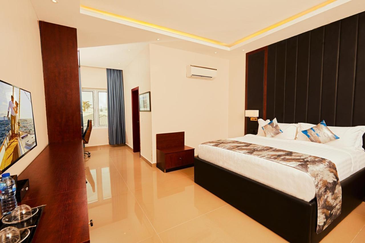The Yacht Hotel Sea Front Lekki Phase 1 Lagos Exteriör bild