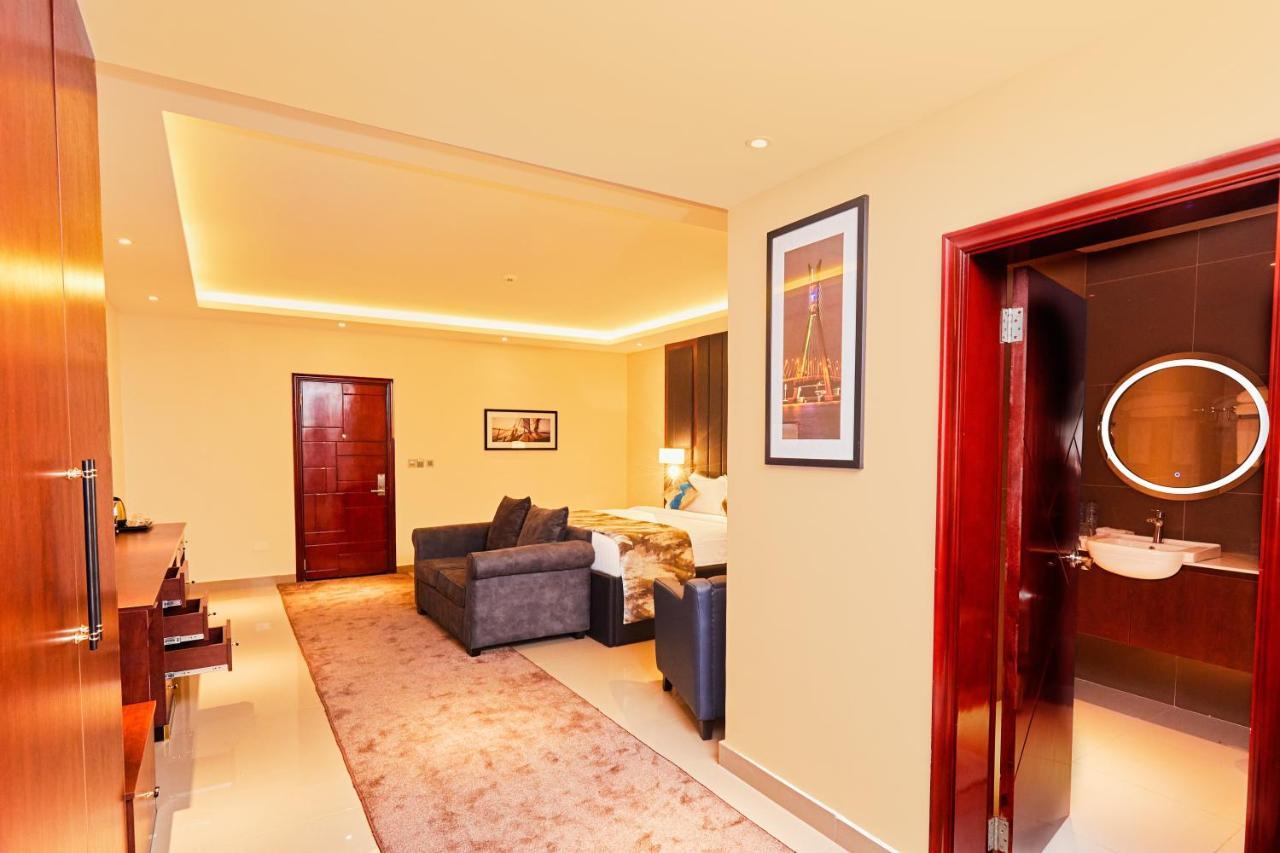 The Yacht Hotel Sea Front Lekki Phase 1 Lagos Exteriör bild