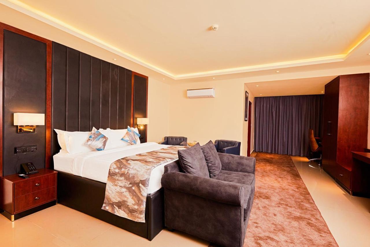 The Yacht Hotel Sea Front Lekki Phase 1 Lagos Exteriör bild