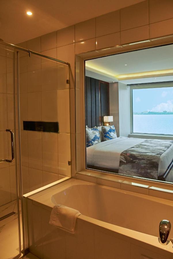 The Yacht Hotel Sea Front Lekki Phase 1 Lagos Exteriör bild