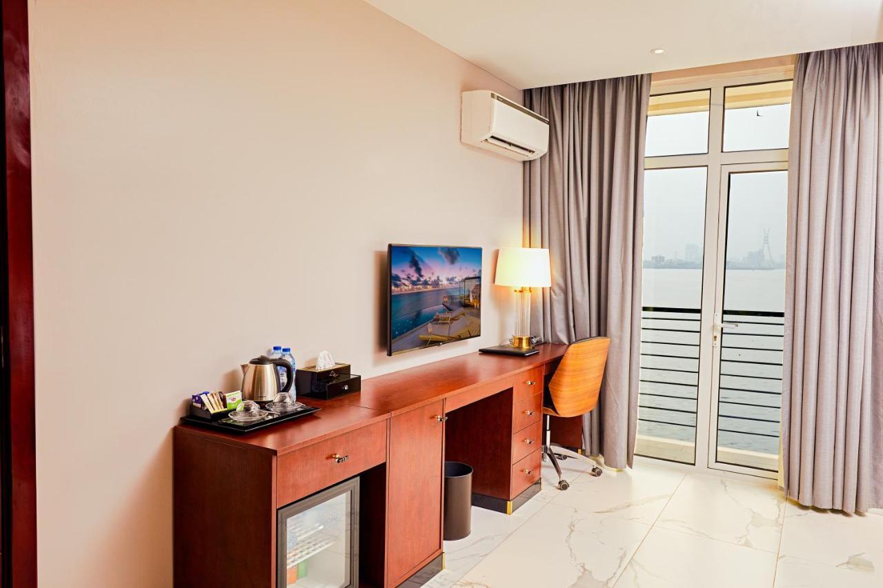 The Yacht Hotel Sea Front Lekki Phase 1 Lagos Exteriör bild