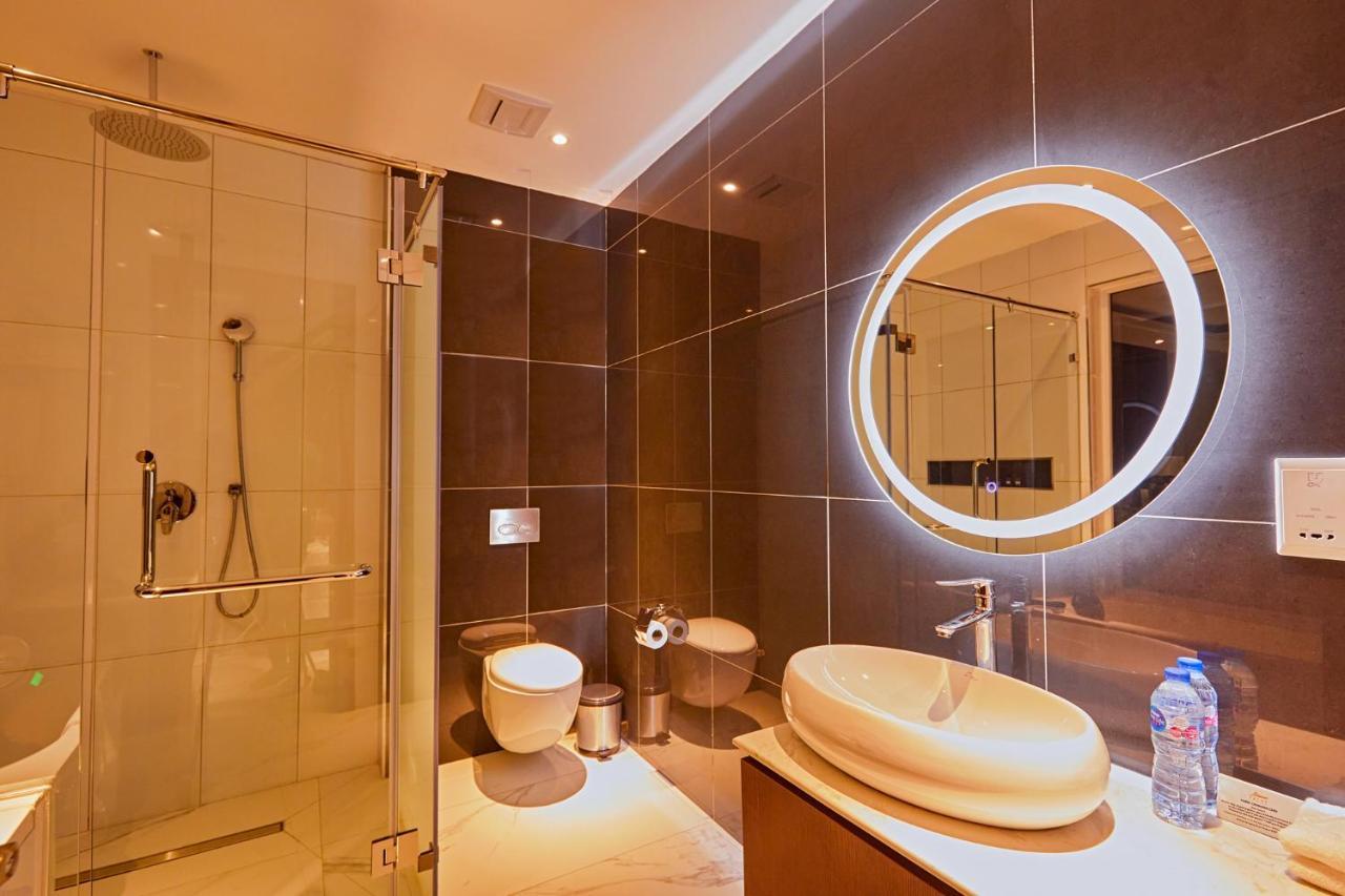 The Yacht Hotel Sea Front Lekki Phase 1 Lagos Exteriör bild