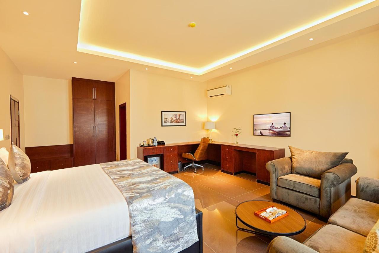 The Yacht Hotel Sea Front Lekki Phase 1 Lagos Exteriör bild